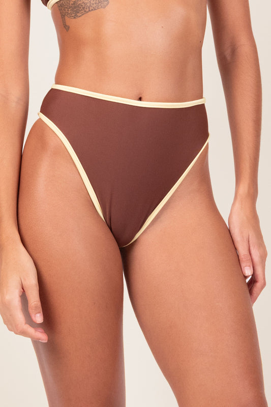 Hotpants Cavada Viés Marrom