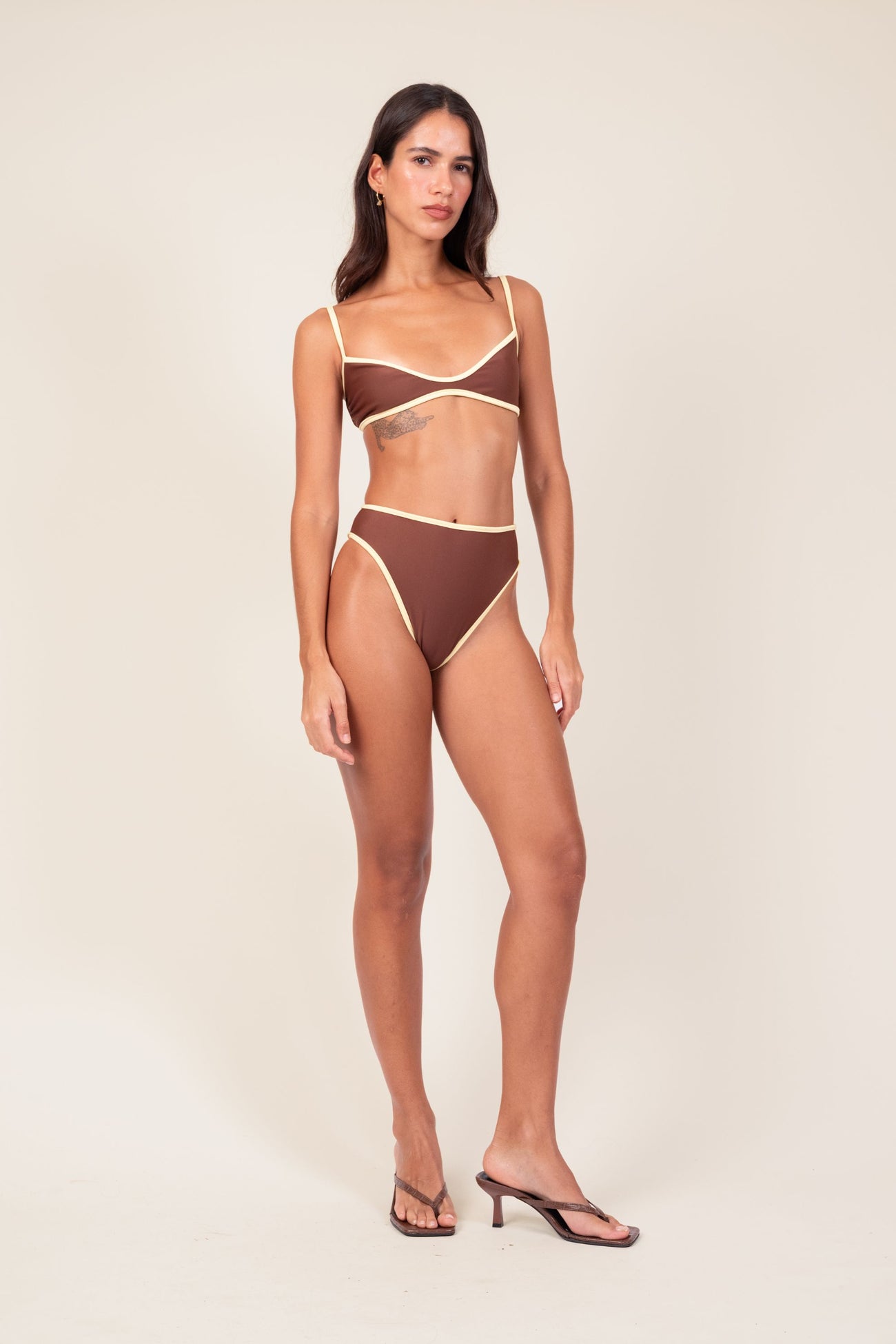 Hotpants Cavada Viés Marrom
