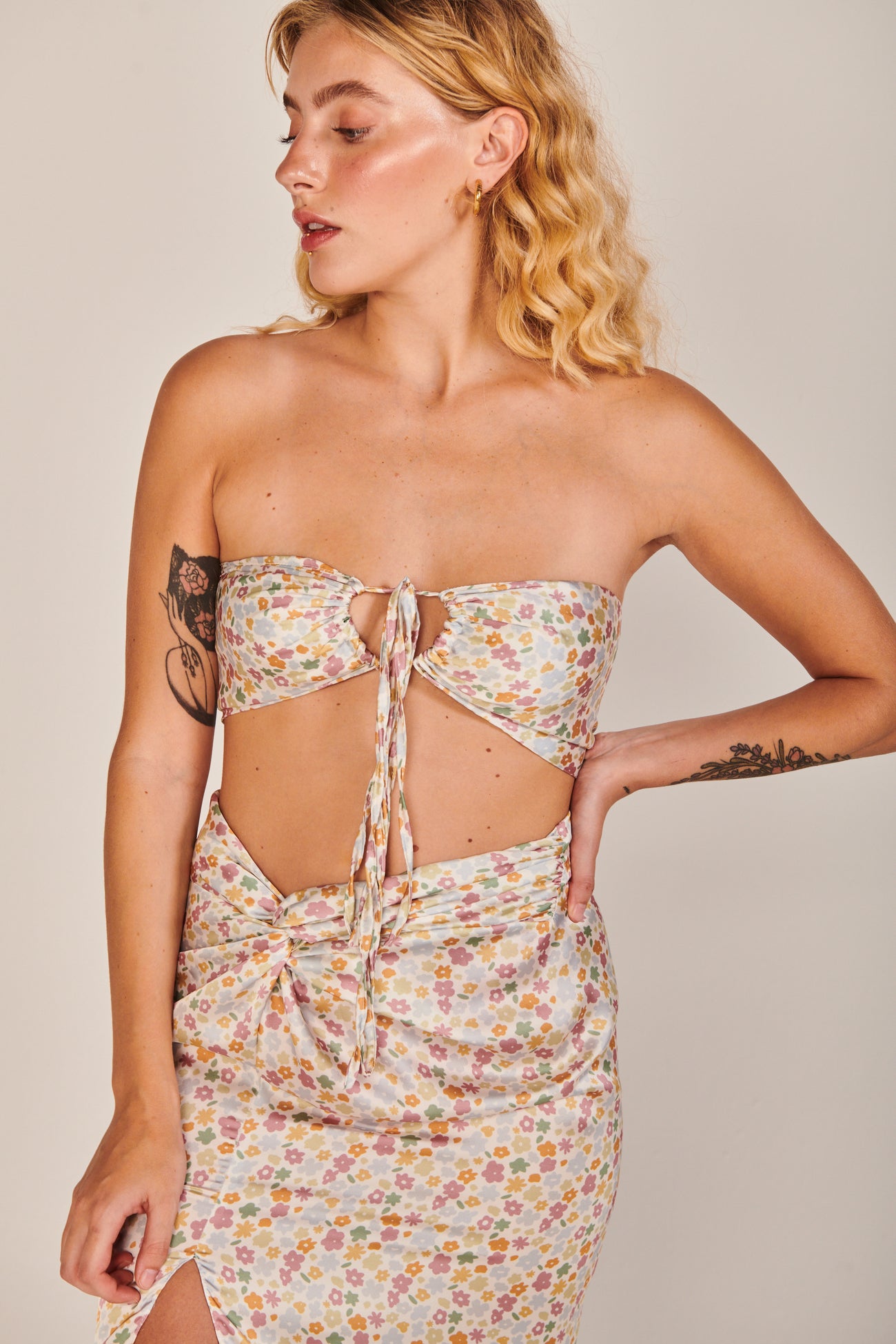 Top Cetim  Floral Creme